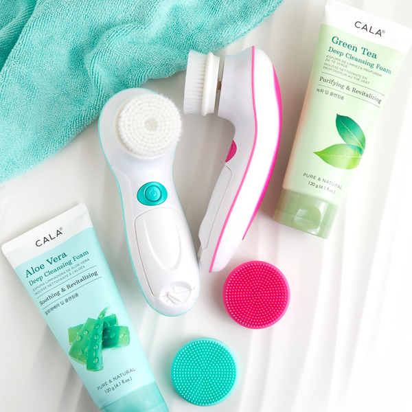CALA 2-Way Facial Cleansing System Bristle Silicone Brush: Mint