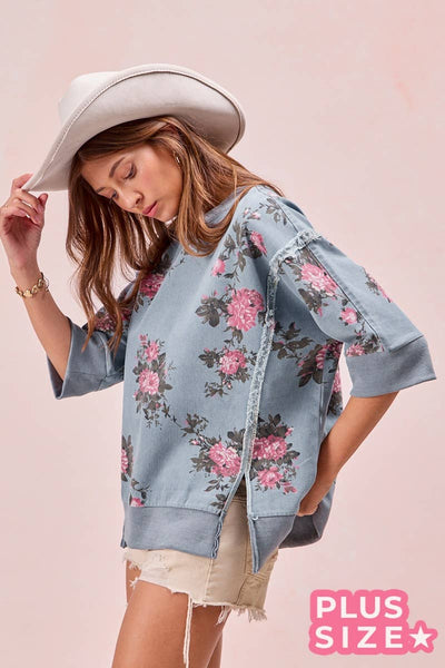 FLOWER PRINTED DENIM OPENSEAM DETAIL SHORT SLEEVES TOP: DENIM / 1X
