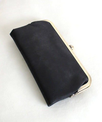 BP208 Karen Kiss Lock Clutch: Black