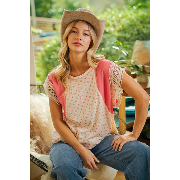 FLORAL RIB KNIT WITH CROCHET TRIM SLEEVES TOP: CORAL PINK / S