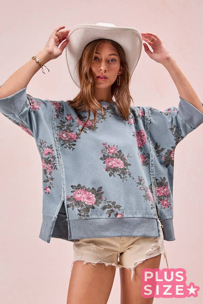 FLOWER PRINTED DENIM OPENSEAM DETAIL SHORT SLEEVES TOP: DENIM / 1X