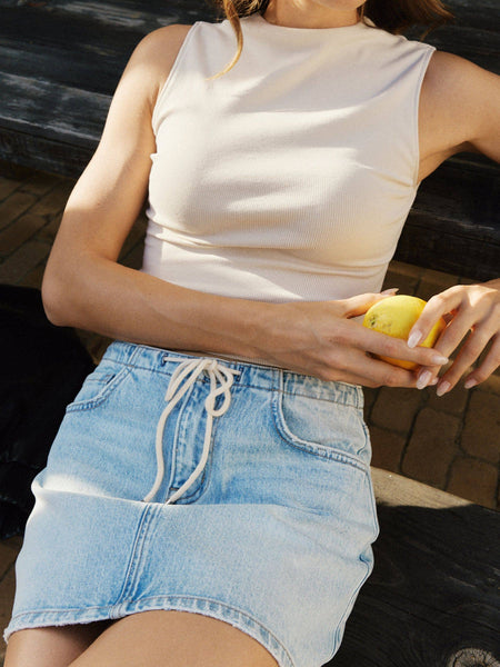 MID RISE LIGHT WASH DRAWSTRING MINI SKIRT: HAPPY NOW