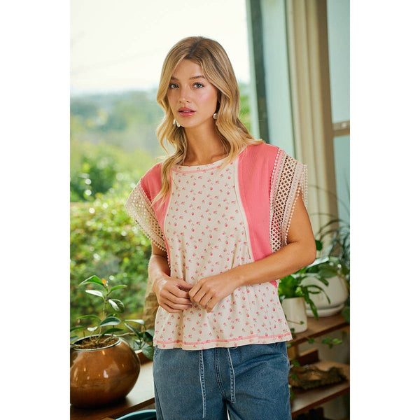FLORAL RIB KNIT WITH CROCHET TRIM SLEEVES TOP: CORAL PINK / S