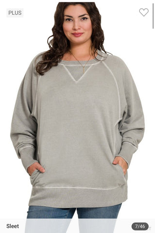 Plus size sweatshirt with pockets