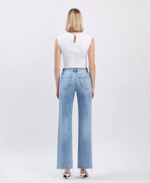 HIGH RISE DISTRESSED SLIM WIDE JEANS F6011: GLORIETTA