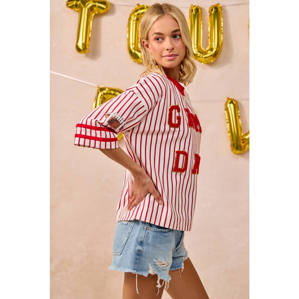GAMEDAY THEME STRIPE KNIT TOP WITH SLEEVE PATCHED: IVORY/RED
