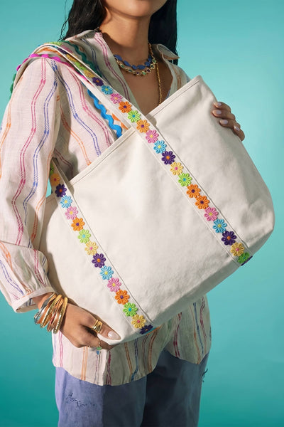 LAS Colorful Ricrac Detail Canvas Tote Bag: Large / White / One Size