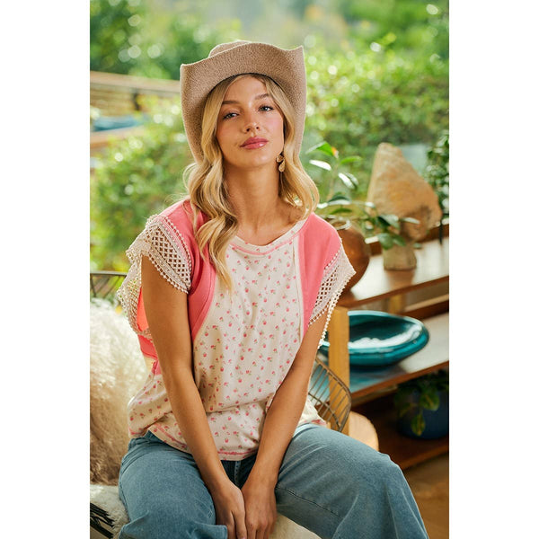 FLORAL RIB KNIT WITH CROCHET TRIM SLEEVES TOP: CORAL PINK / S