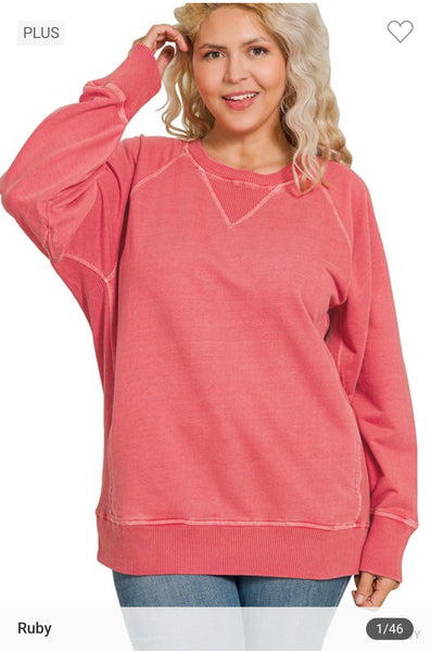Plus size sweatshirt with pockets