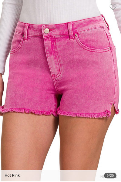 Acid washed frayed hem cutoff shorts