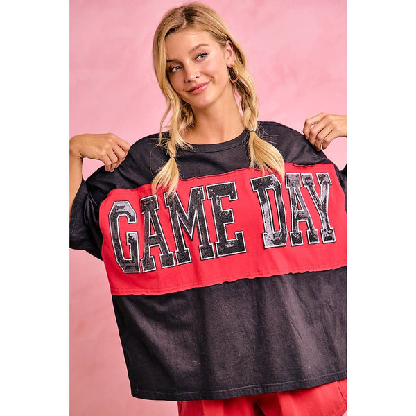 WOMENS GAMEDAY COLORBLOCK APPLIQUE RELAXED FIT T SHIRT: BLACK/RED