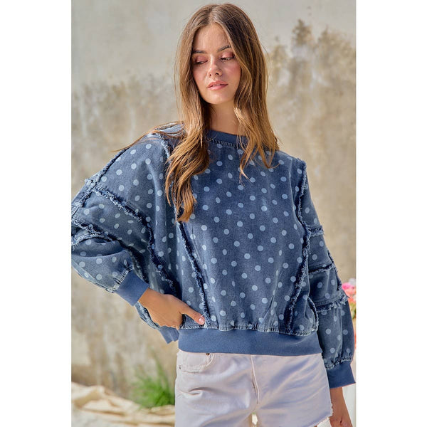 POLKA DOT PRINTED WASHED DENIM FRAYED EDGE DETAIL TOP: