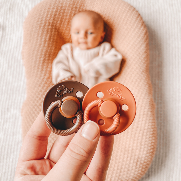 Itzy Soother™ Natural Rubber Paci Sets: Coconut + Toast