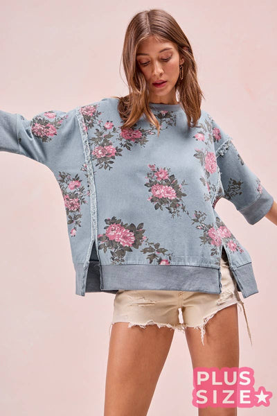 FLOWER PRINTED DENIM OPENSEAM DETAIL SHORT SLEEVES TOP: DENIM / 1X