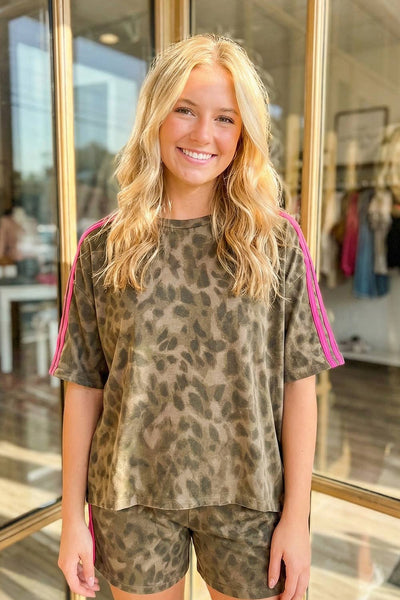 LAS Contrast Striped Accent Leopard Short Set