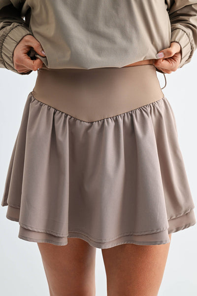 Breeze Flutter Skort: SILKEN TAUPE
