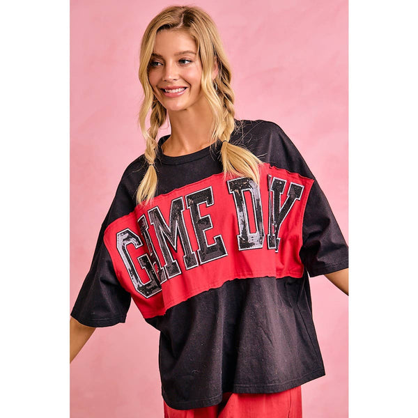 WOMENS GAMEDAY COLORBLOCK APPLIQUE RELAXED FIT T SHIRT: BLACK/RED