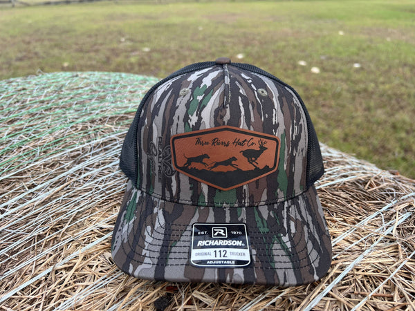 Deer Dog Hunting - Trucker Snapback - Richardson 112 - Buckle Patch: Mossy Oak Bottomland